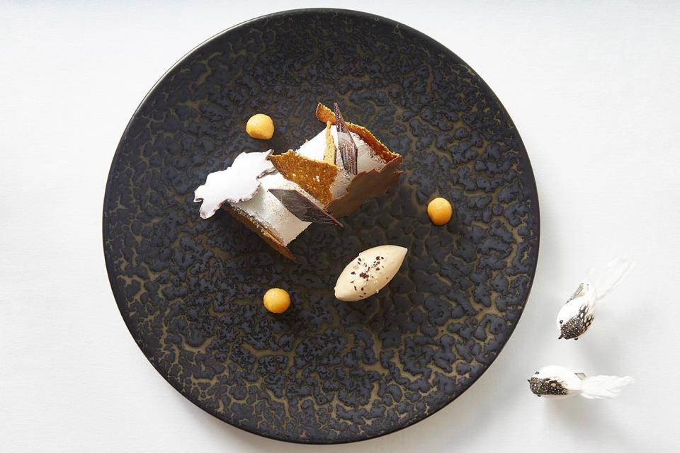 The Ting festive yule log by Ryan Thompson. Photo: Courtesy of Shangri-La Hotel London